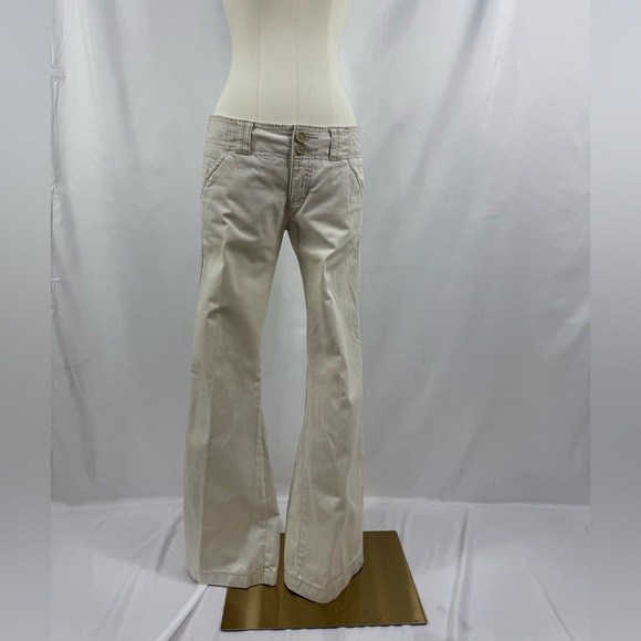 Abercrombie Pants - Abercrombie Women’s 90’s Chino pants Flared, 2 Size 2 R Cream